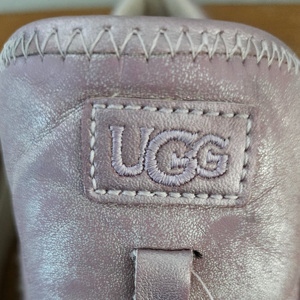 UGG low-top canvas sneakers Metallic Lilac, distress look size 6.5 Women/5 youth